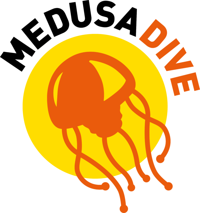 Medusa dive_fondoblanco_normal50cm